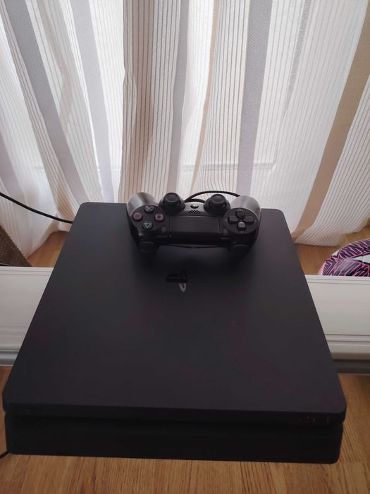 PlayStation 4 impecabil