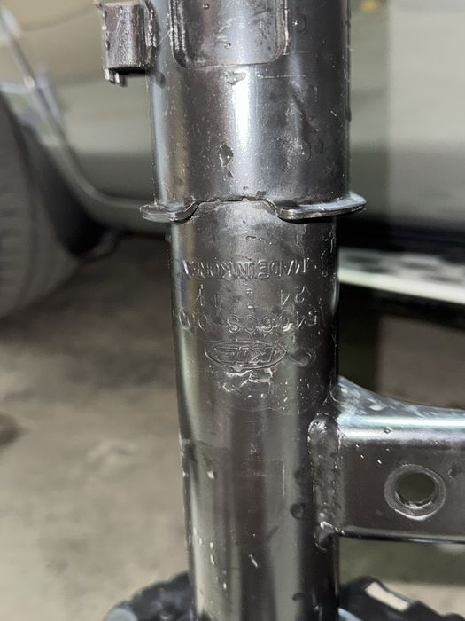 Стойка от Hyundai Staria