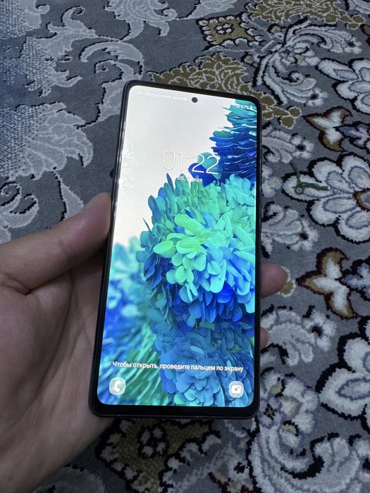 Samsung Galaxy S 20 FE Hotira 128 Gb Holati Ideal