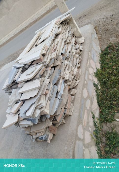 Мармар тош сотилади