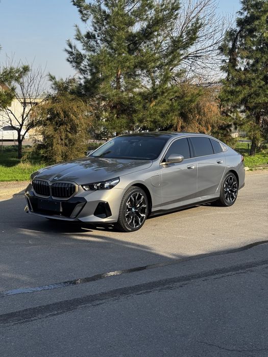 Bmw i5 M sport Full option