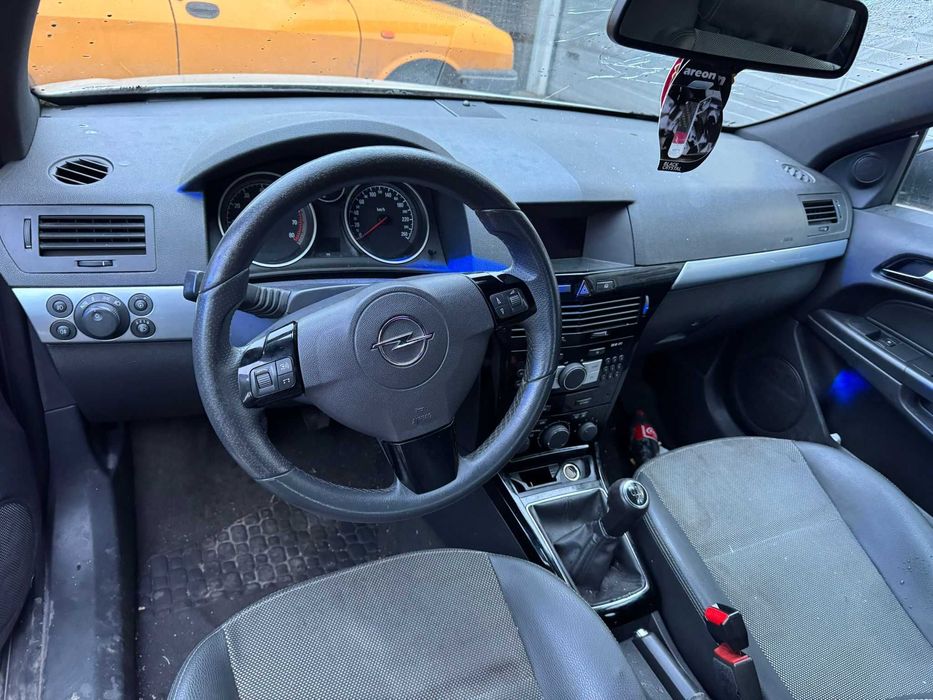 Opel ASTRA H CABRIO 2009  Dezmembrez/Dezmembram