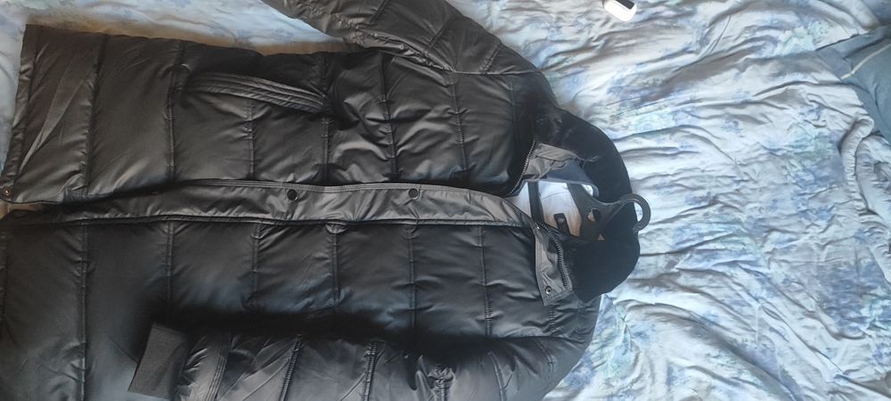 Продам куртку за 7000