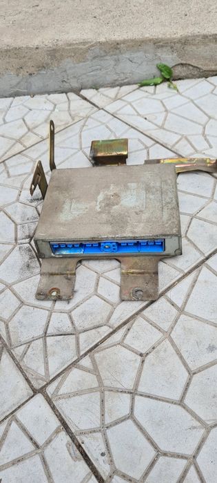 Продам запчасти на ниссан