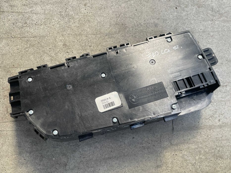 Comanda reglaj scaun stanga Bmw seria 5 F07/F10, X5/X6 cod 9302291