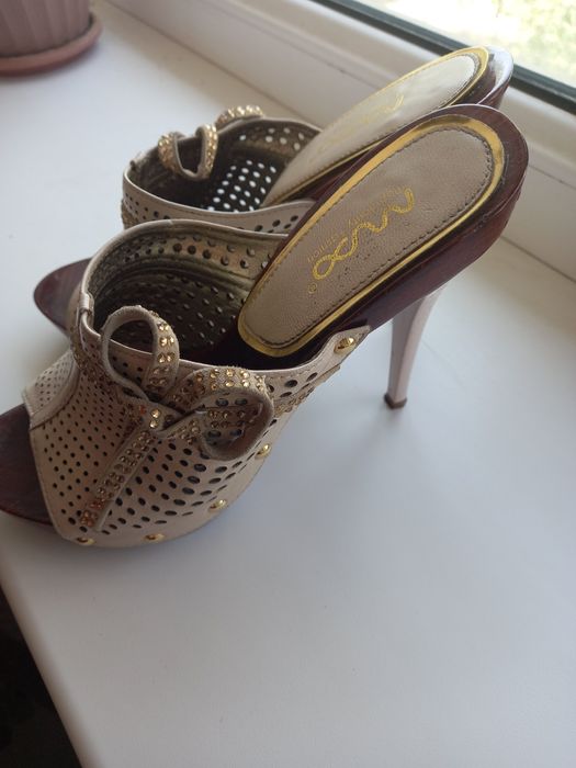 Продам оригинальную обувь 36 размера