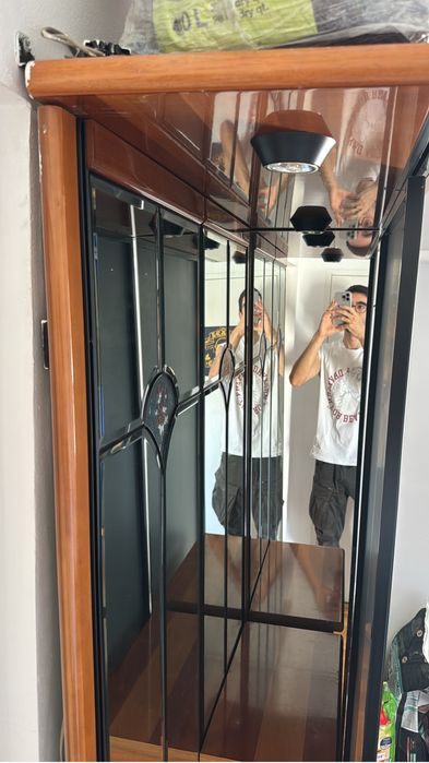Dulap de vanzare pana pe 23 August 150 cm cu 203 cm inaltime