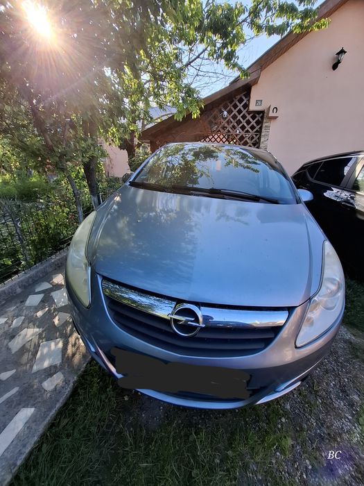 Opel corsa D 1,4 benzina