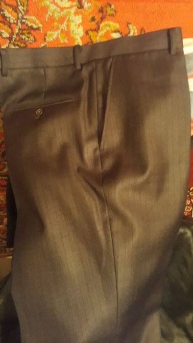 Костюм . 10000 тенге .