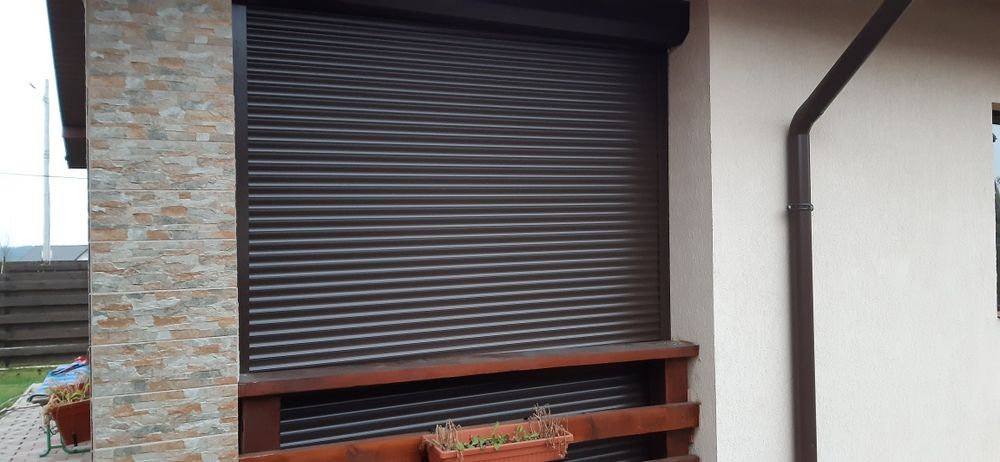 Rulouri de exterior aluminiu, folie transparenta și rulouri  interior