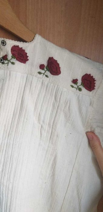 Автентични Хърцойски Ризи от Народни Носии. Чисти. Без петна.