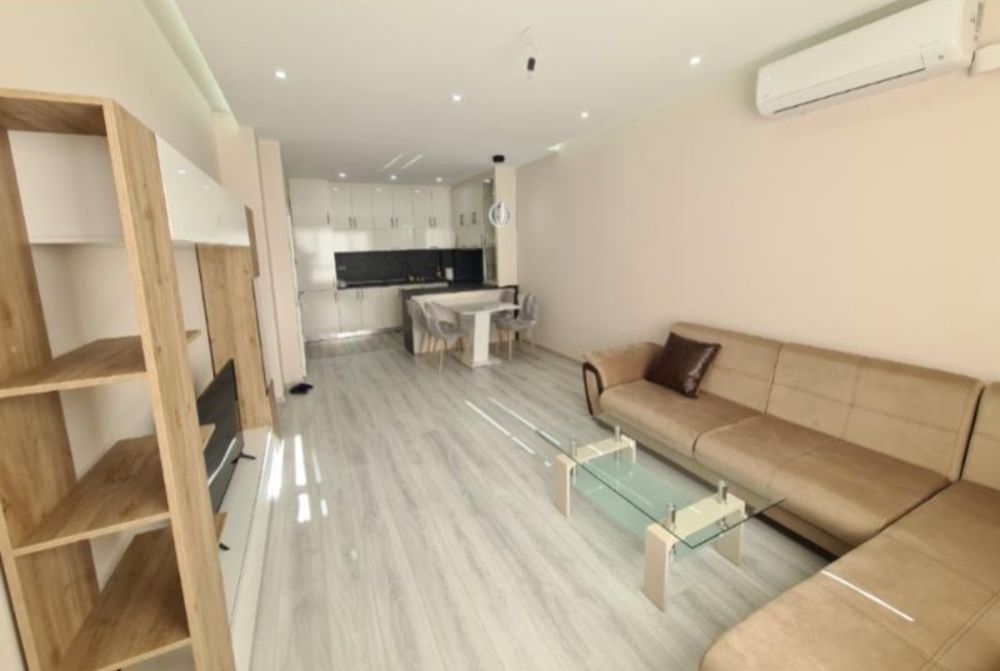 Дава се под наем Двустаен апартамент в Пловдив, Тракия - 76 кв.м за 500 € - Снимка #1