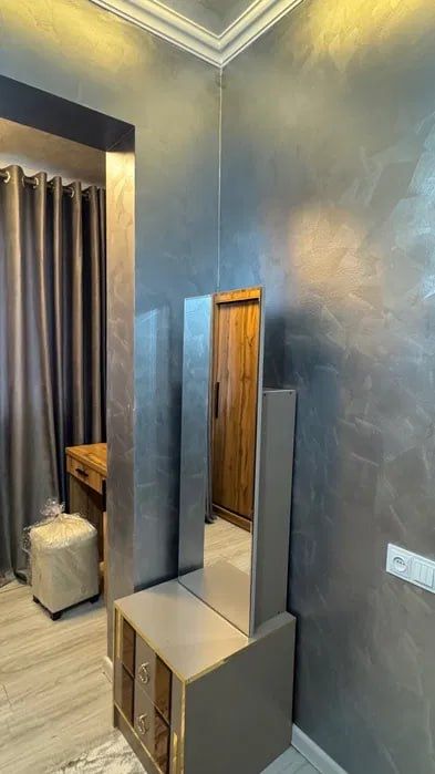 Чиланзар 9 квартал 2в3/4/4 Меб+Тех Балкон 1,5х6