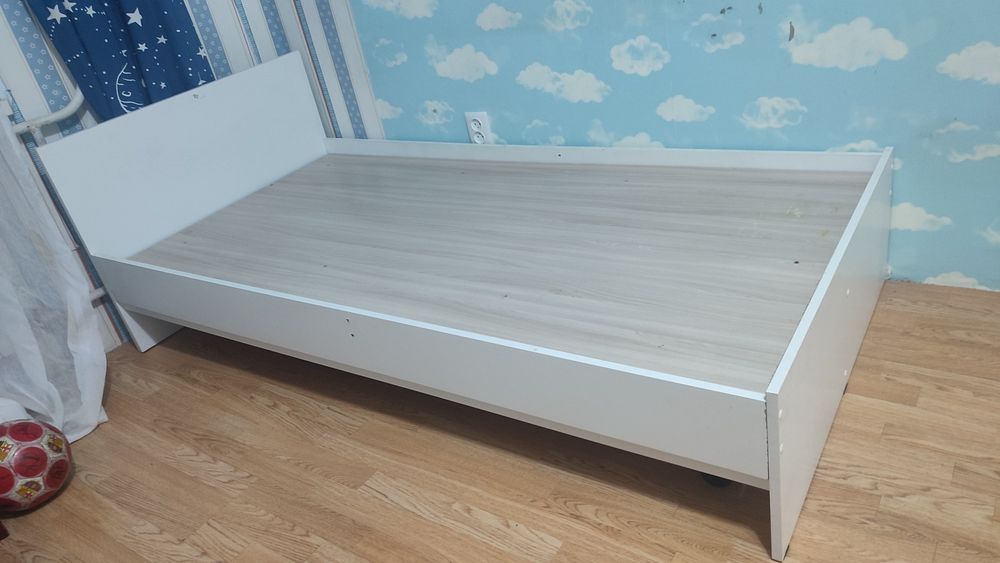 Кровать односпальная