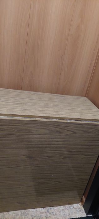 Стол книжка не новая