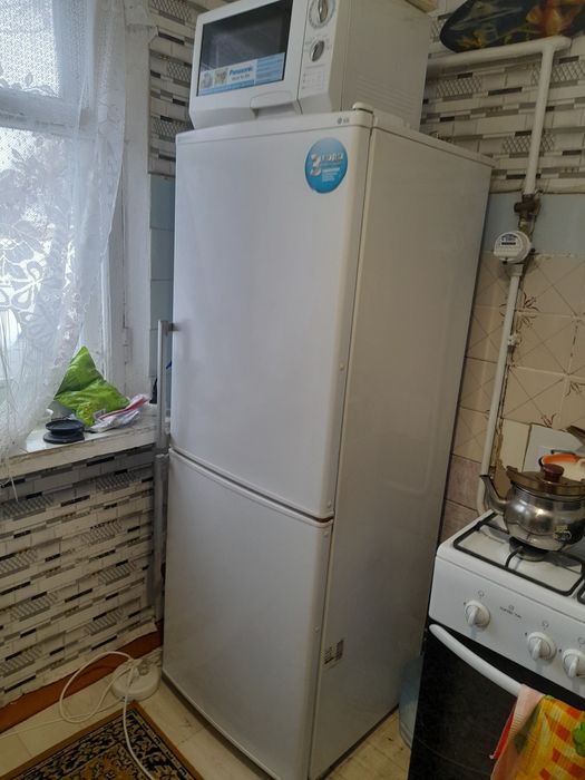 Продаётся холодильник LG