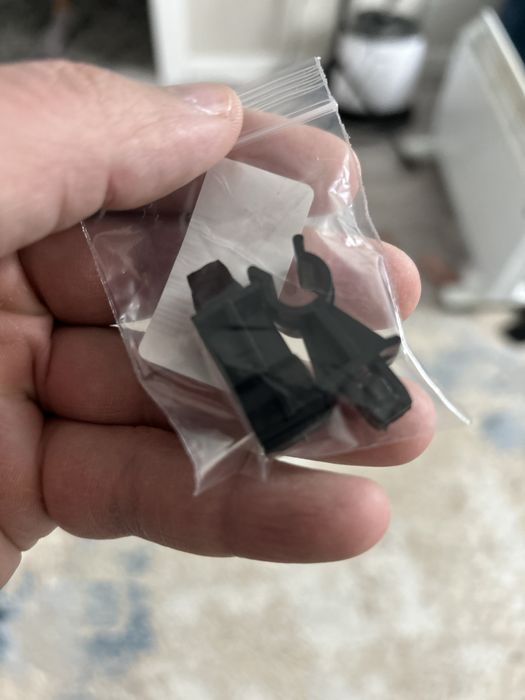 Клипсы держателя капота Qashqai