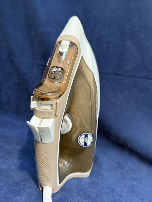 Парна ютия Rowenta DX1635