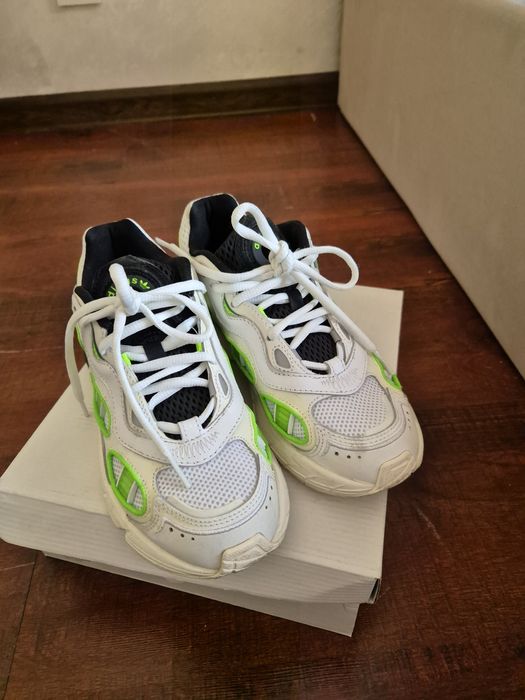 Кроссовки Адидас. Новые