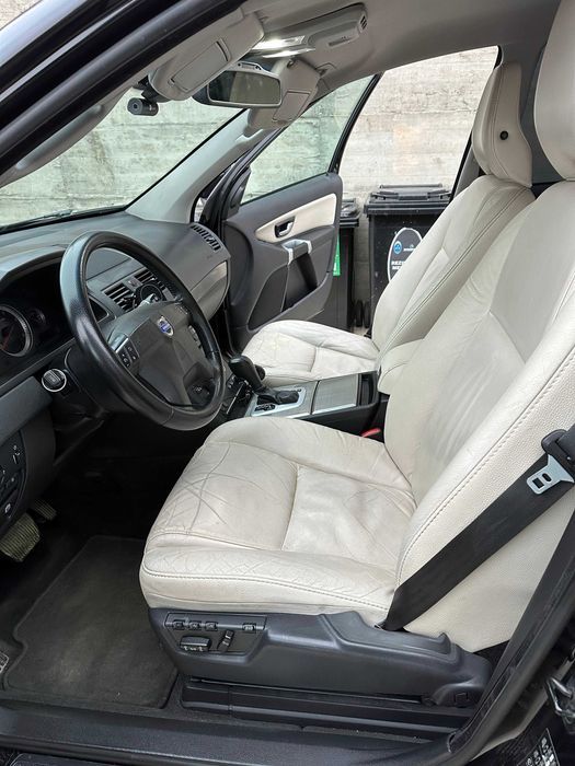 Volvo XC90 D5 AWD, 2012, 205CP, 7 locuri, negru, distribuție schimbată, cârlig remorcare