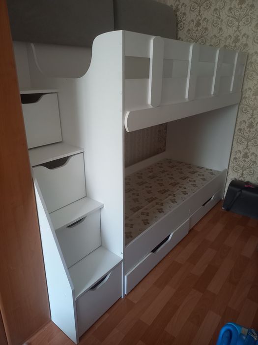 Двухяросный лет кроват