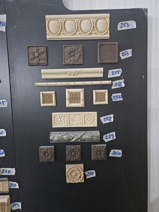 Elemente decorative din marmură și travertin  brâuri, baghete, profile