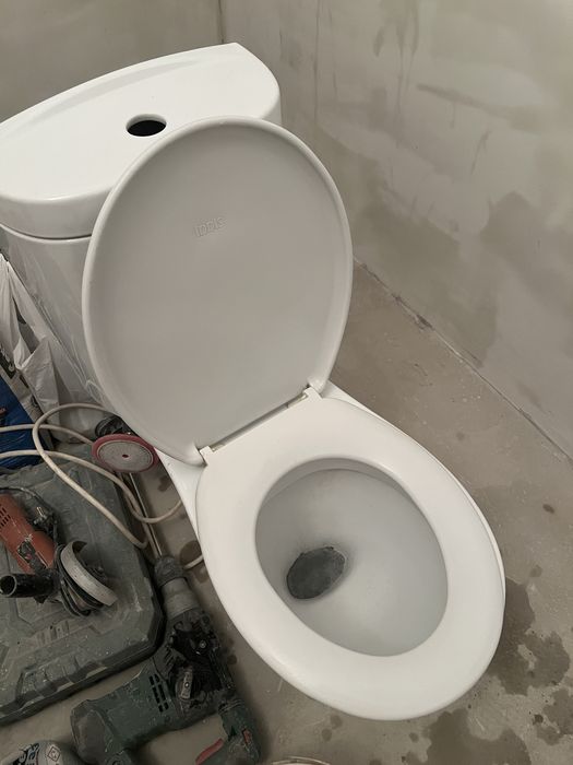 продам унитаз IDDIS