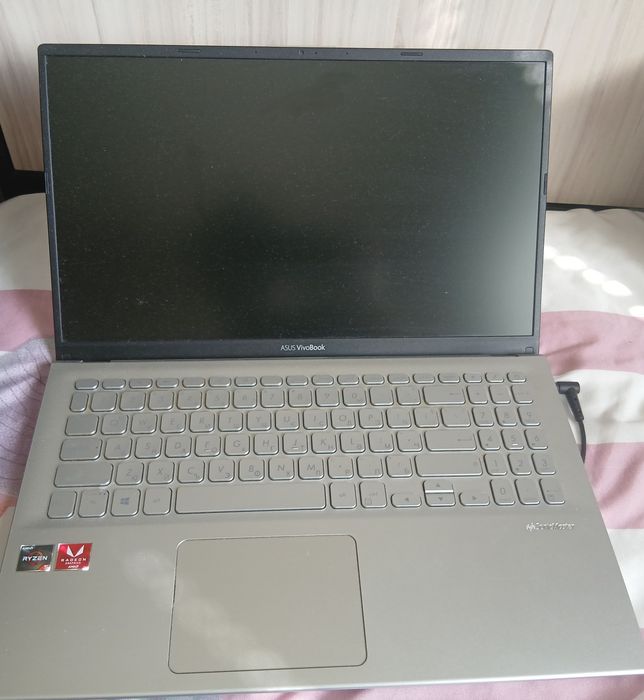 Лаптоп Asus notebook x512d
