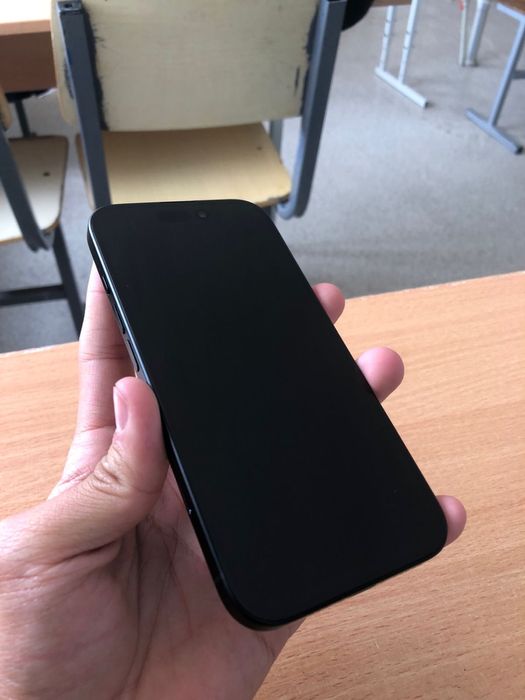 Iphone 16 black 256/8