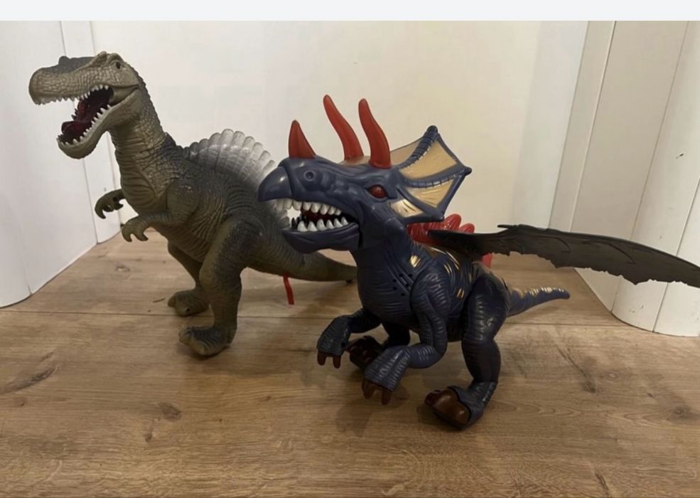 Dinozauri MaRI cu sunete si lumini