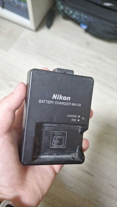 продавам фотоапарат Nikon D5200