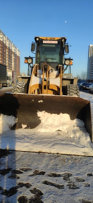 Уборка снега, мусора, опытный оператор