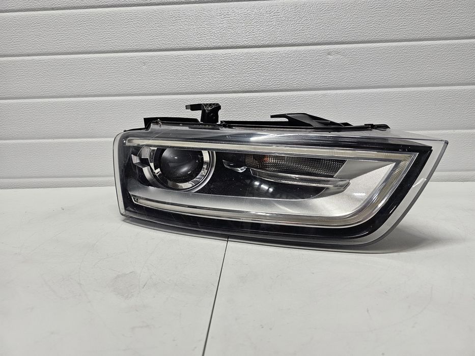Far dreapta Bi-xenon Led Audi Q3  cod : 8U0 941 006