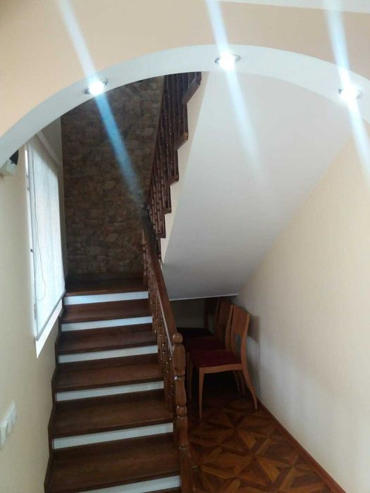 Persoana fizica execut case si amenajari interioare, exterioare