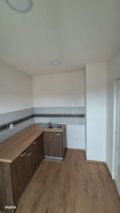 De inchiriat apartament nemobilat pt birou sau locuit Coposu 18A 50mp