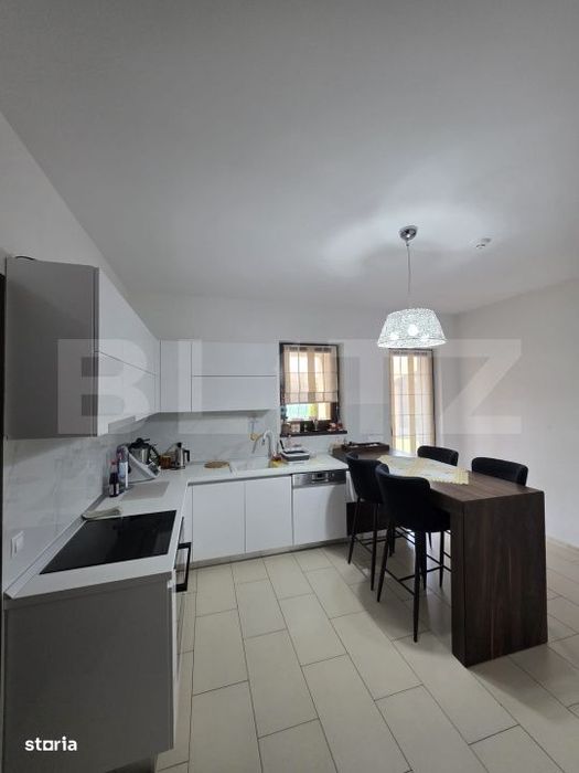 Vila de vanzare, 380 mp, zona Reghin