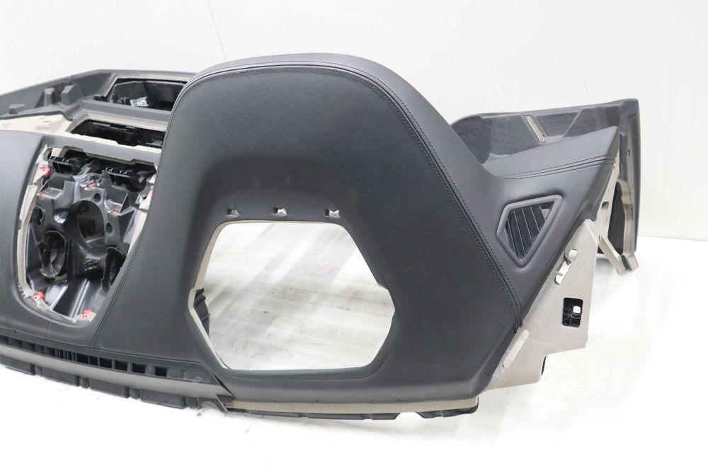 Арматурно табло БМВ Г30 Г31 BMW G30 G31 Черно/черно Напа