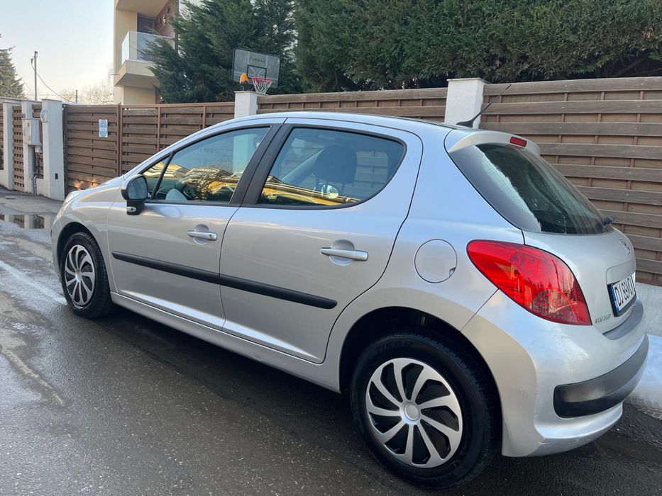 • Peugeot 207 • Km:119.000 reali •