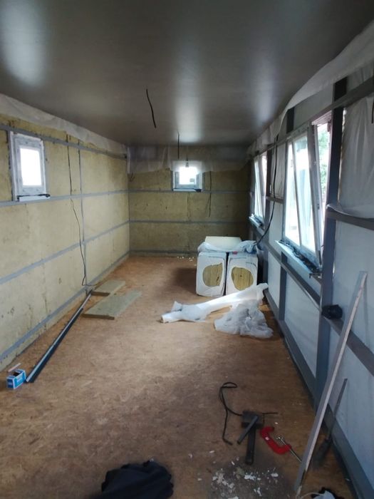 Продам жилой утеплённый модуль 8x2,6x2,6.