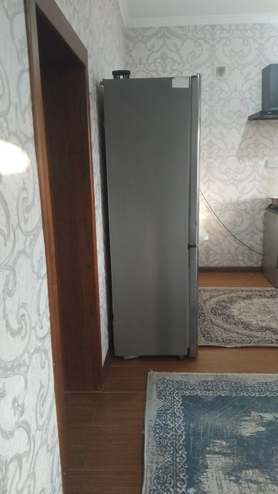 Холодильник LG в хорошем состояние