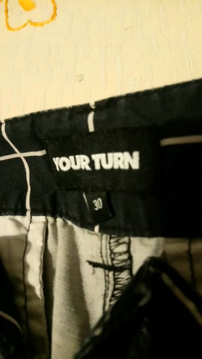 Къси панталони и суитчър