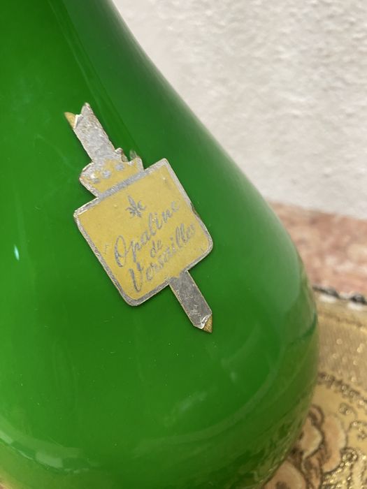 Италианска ваза от разтопено стъкло опалин