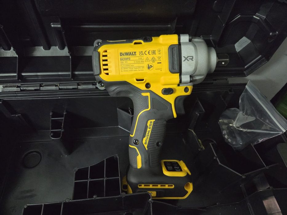 Corp Impact Dewalt dcf892