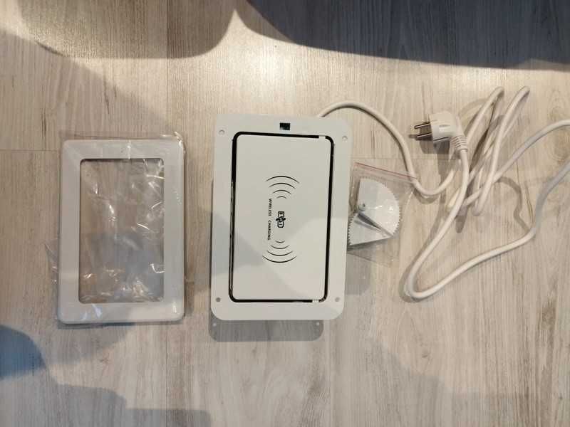 Ohuo GS261 priză retractabilă de blat cu încărcare wireless și USB