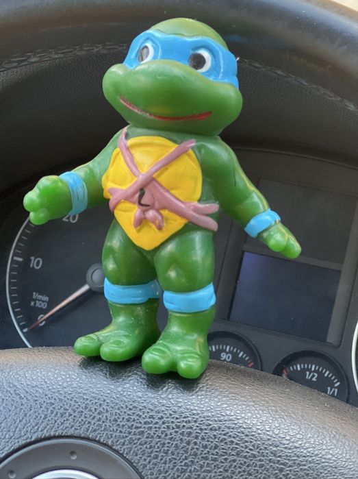 Aradeanca Leonardo  testoasele ninja cauciuc Ro