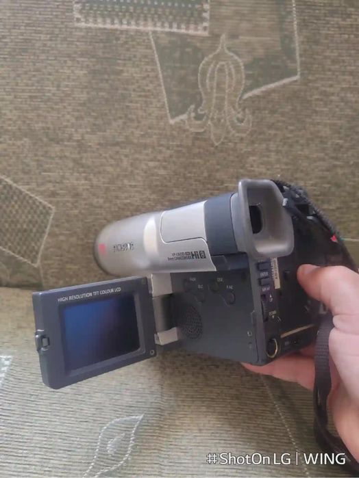 SAMSUNG VP-L905D 8mm Camcorder 990x digital zoom