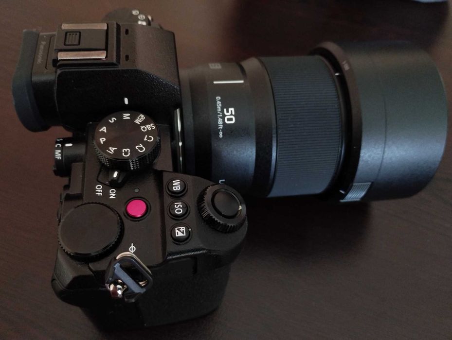 Фотоапарат Panasonic Lumix S5  и обектив Lumix S 50mm f/1.8