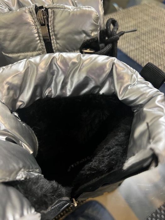 Дамски боти………..