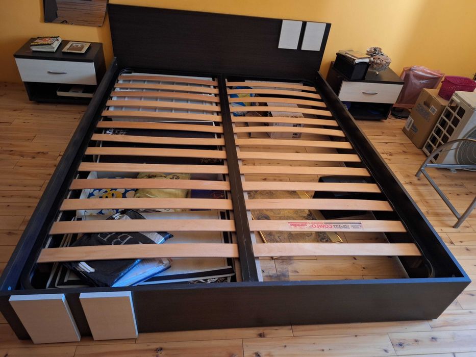 Двойна спалня + 2 нощни шкафчета