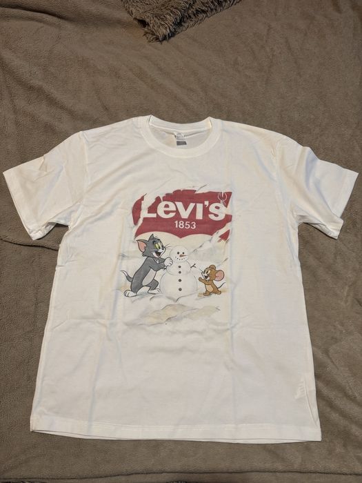Футболка Levis….